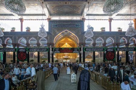 حرم امام حسین(ع) در آستانهٔ شهادت امام باقر(ع) سیاه‌پوش شد