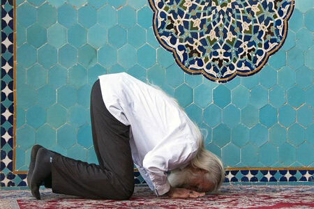 اگر تسبیحات اربعه را فراموش کنیم، نماز باطل می‌شود؟