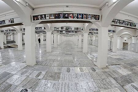 مهم ترین افرادی که در حرم امام رضا (ع) دفن شده اند/ از شیخ بهایی تا جیگی جیگی ننه خانم