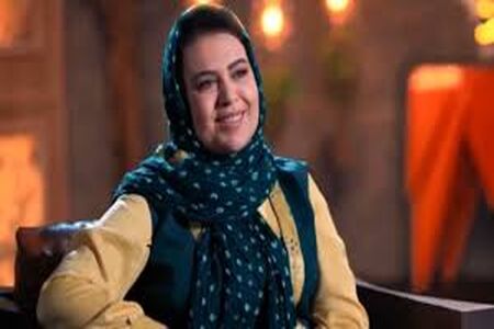 گیتی قاسمی: موقعِ ظرف شستن هم رجزخوانی مهدی رسول را گوش می‌دهم!
