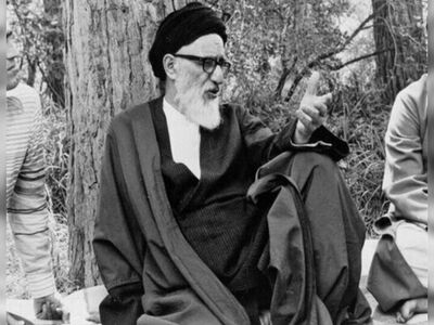 راز محبوبیت آیت‌الله طالقانی؛ چرا «روحانیِ متفاوت» تاریخ معاصر ایران ماندگار شد؟